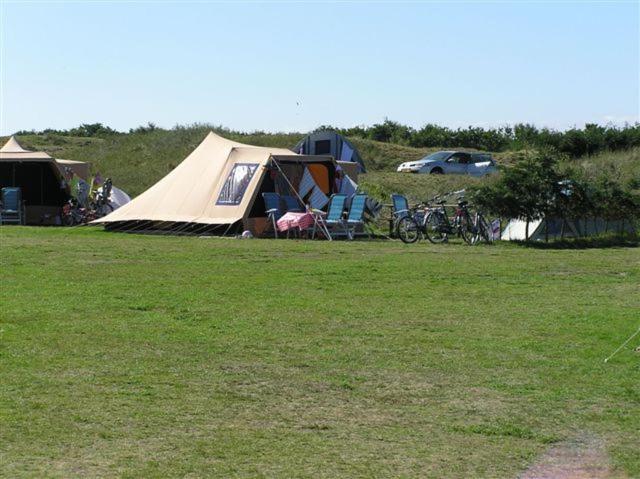 Ameland Tentenverhuur Нес Екстериор снимка