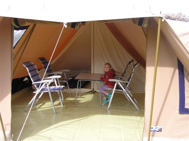 Ameland Tentenverhuur Нес Екстериор снимка